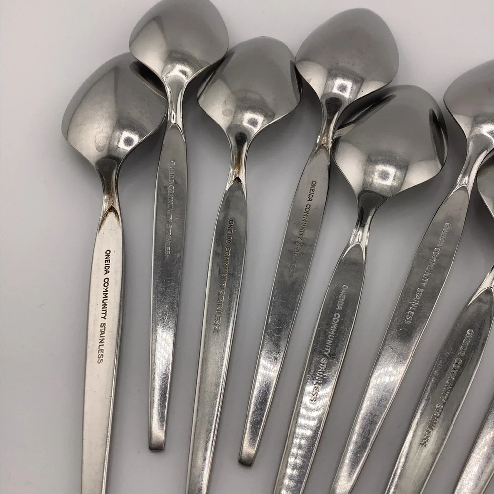 Lot of 11 Oneida Community Stainless Older “Satinique” Teaspoons